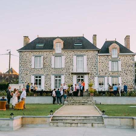 Domaine Les Jardins Darsene Bed & Breakfast Tinténiac Eksteriør bilde