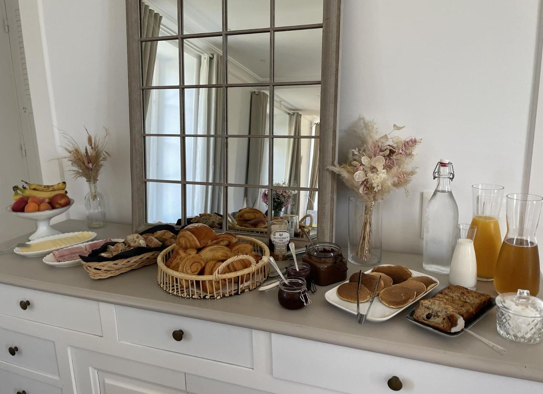 Domaine Les Jardins Darsene Bed & Breakfast Tinténiac Eksteriør bilde